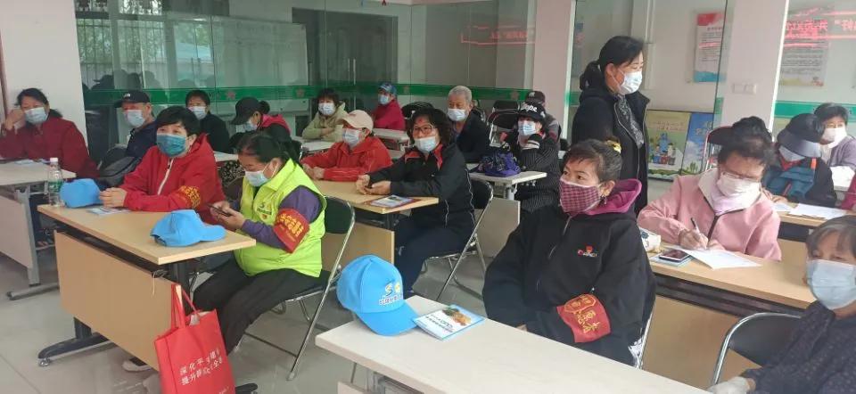 【*党**史学习】三间房乡：开展“永远跟*党**走奋进新时代”*党**史学习教育