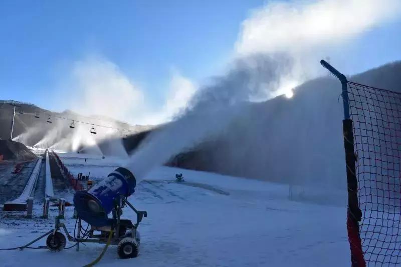 梦都美滑雪场全面升级！11月23日开板首滑！快办张年卡免费滑雪去！