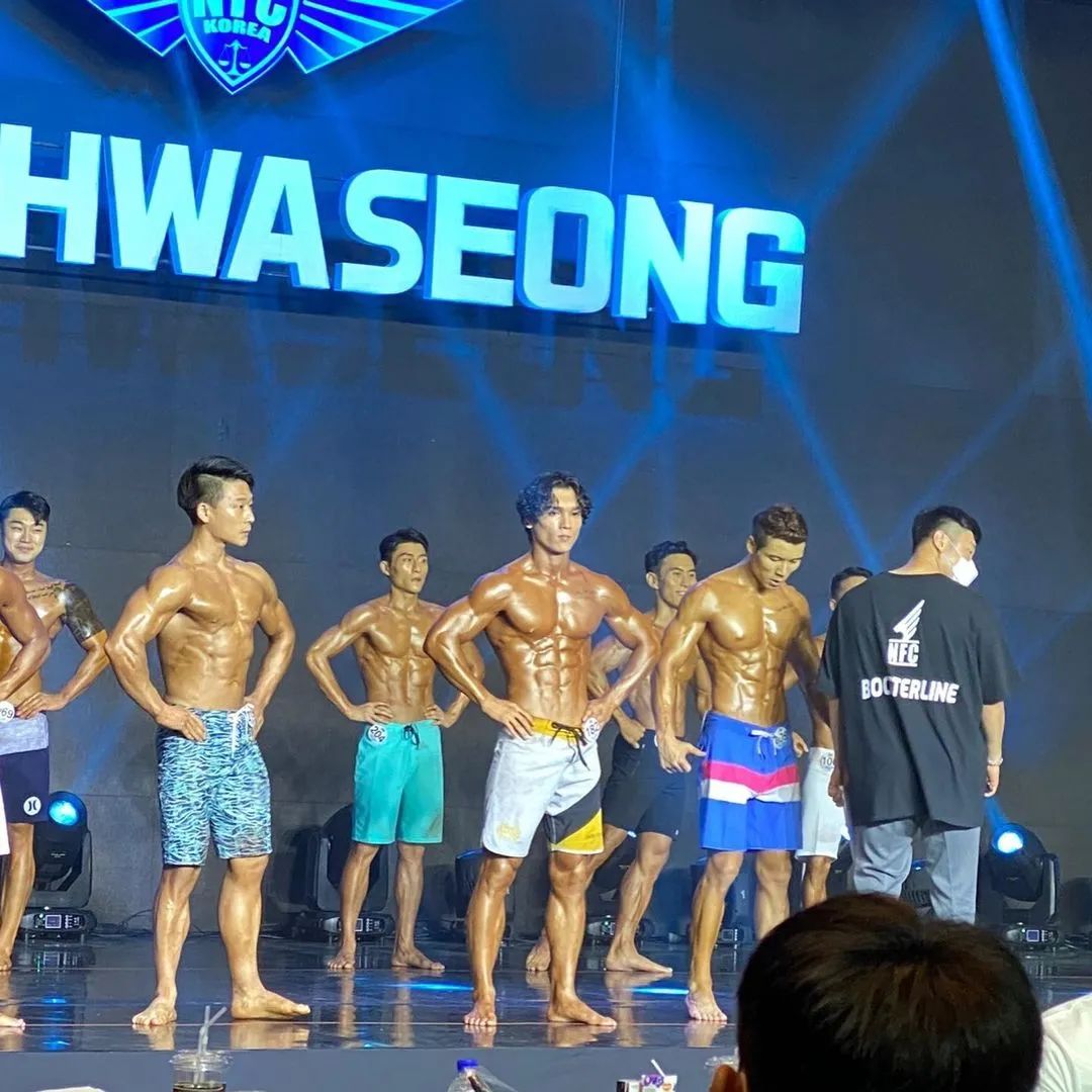 「正太脸金刚身」只存在于二次元漫画里的肌肉*男美**，被他神还原了