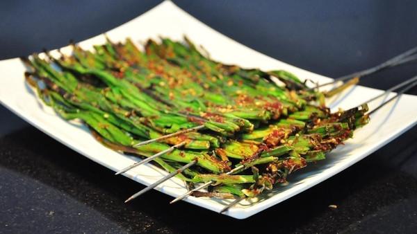 秘制烤韭菜酱汁,韭菜腌制烧烤
