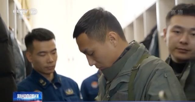 近距离观看山东舰,探访国产航母山东舰完整版