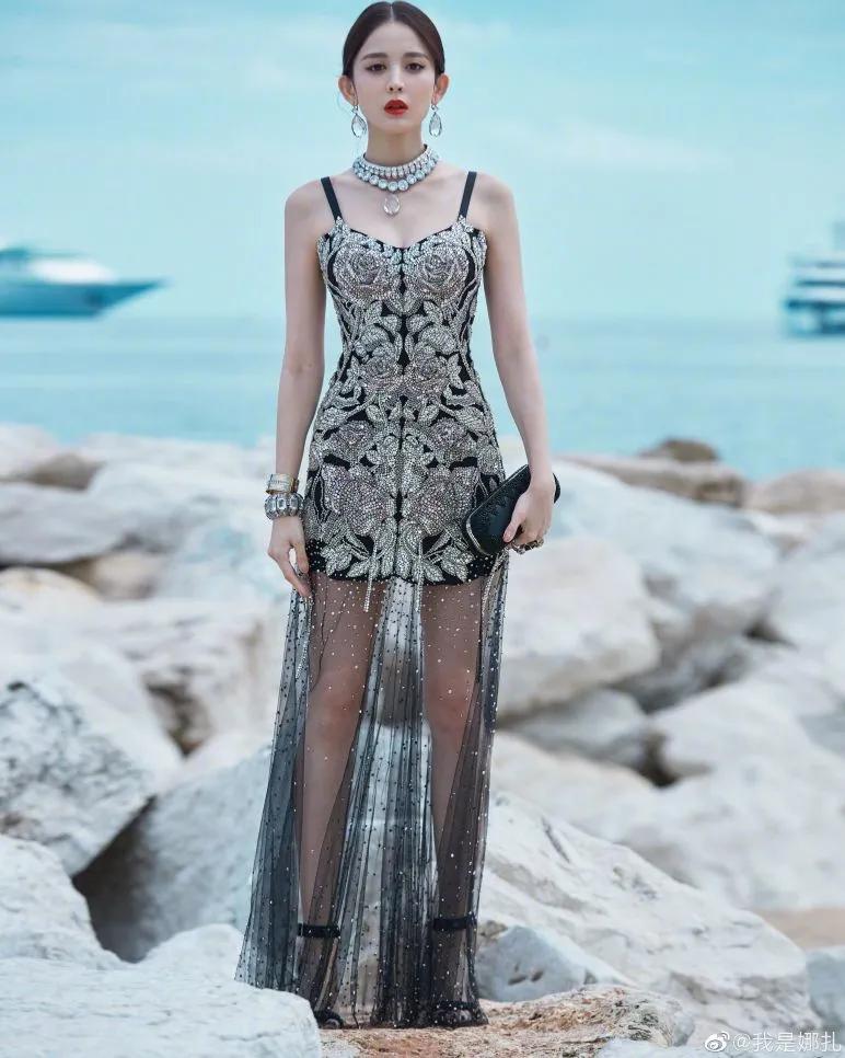 直角肩才是显瘦的关键！常练这几个体式，你就是行走的“衣架子”