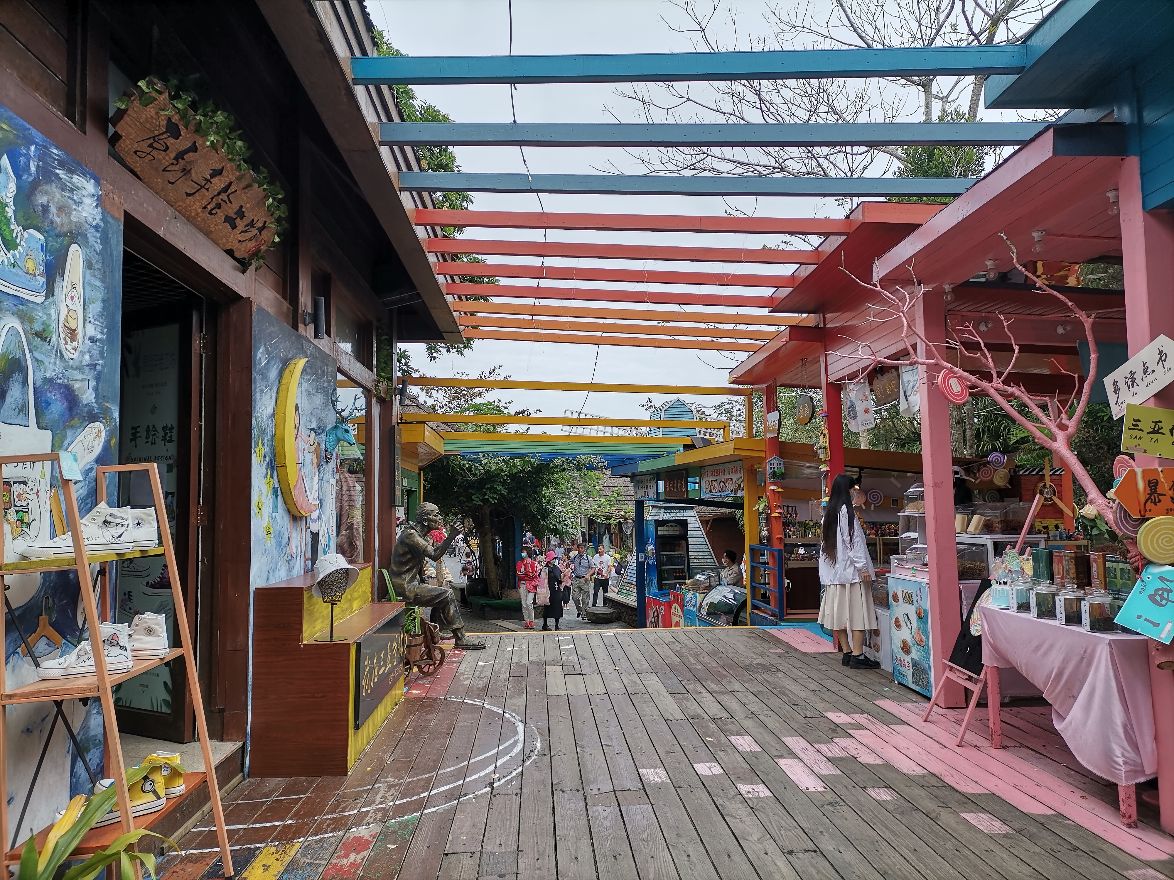 去了海南三亚,去完三亚热带森林公园可以逛哪里