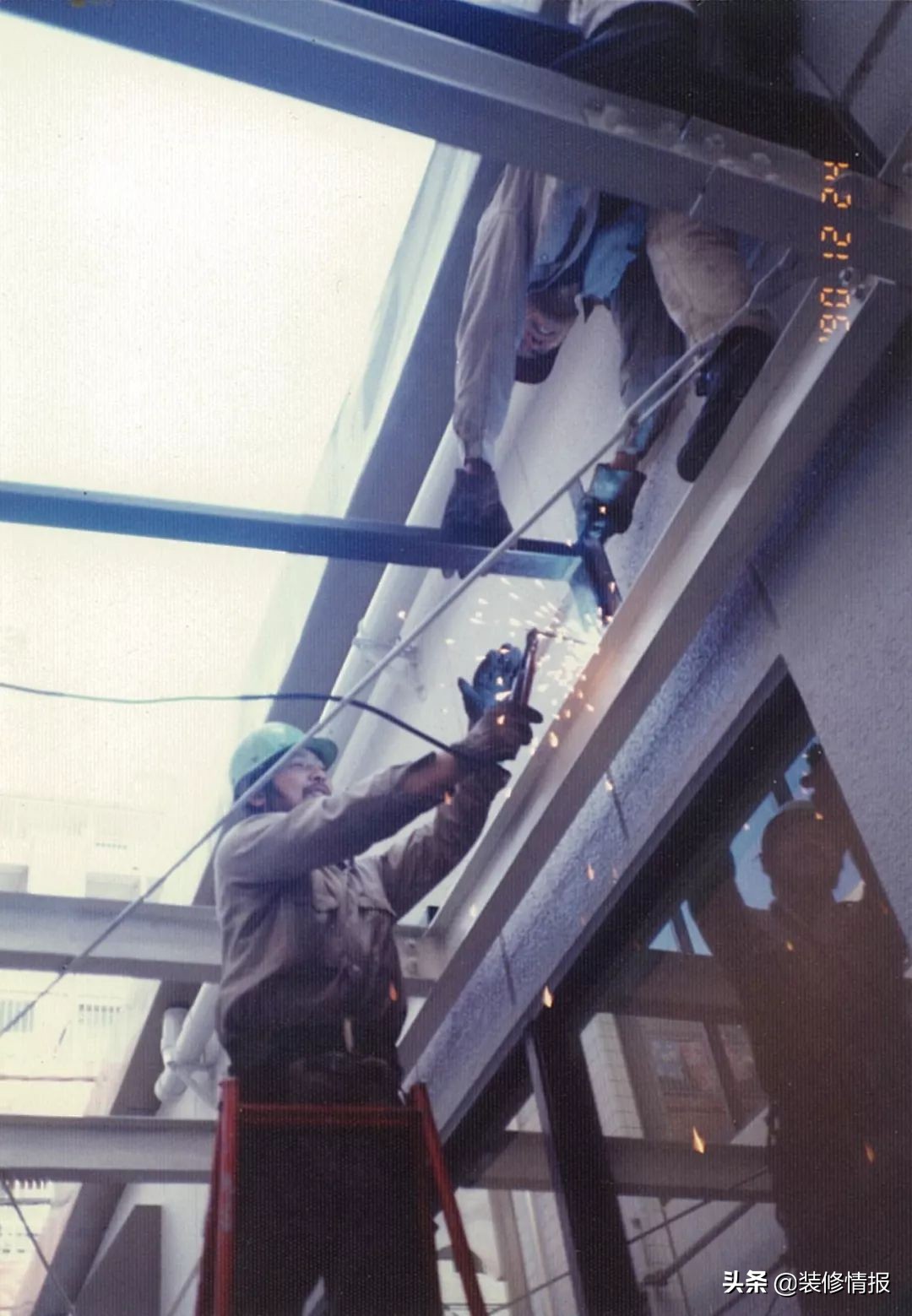 精艺良工：网红餐厅韦老板，如何变身熊爸爸的