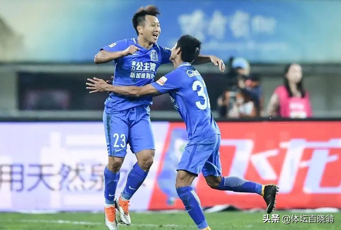 他是现役南粤足球代表！迄今生涯均在广州效力，35岁在联赛进球