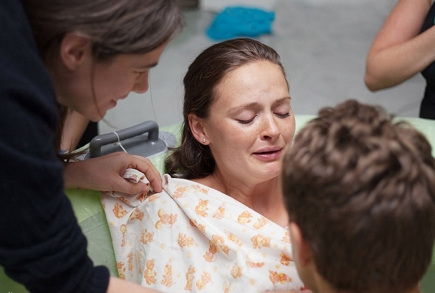 顺产生孩子胎盘也跟着出来,如何让胎盘顺利娩出