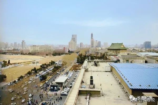 长春人民大街80年代和现在的变化,长春解放前的红旗街