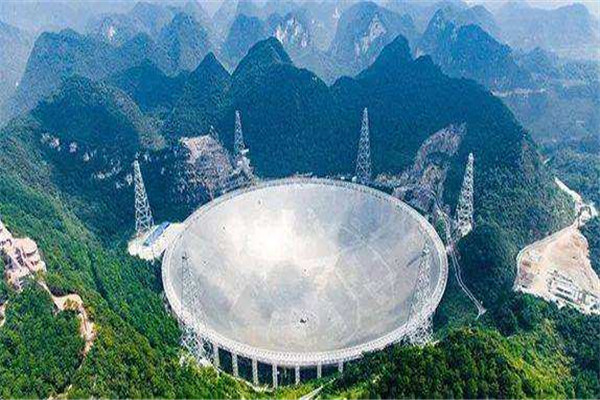 对讲机和电台不是想玩就玩的，业余无线电却真的是不业余