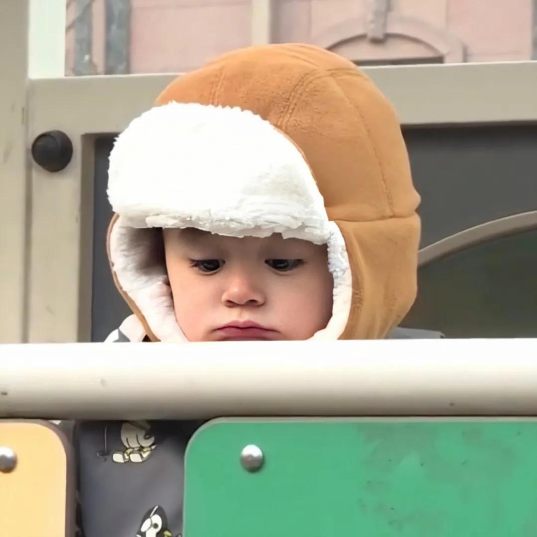 查理和巧克力工厂,查理和巧克力工厂家庭条件如何