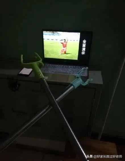 中国大学生为了太极拳考试，已经走火入魔了