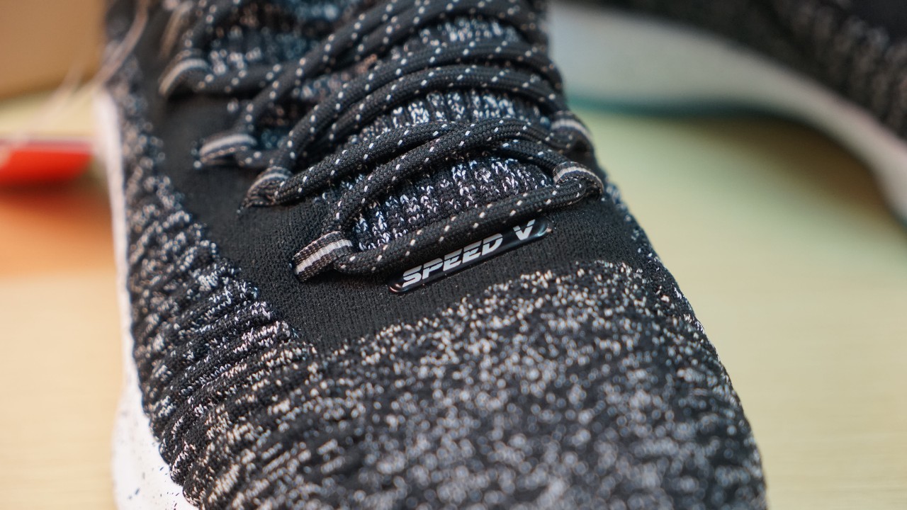 李宁闪击5纯白配色,李宁球鞋闪击5测评