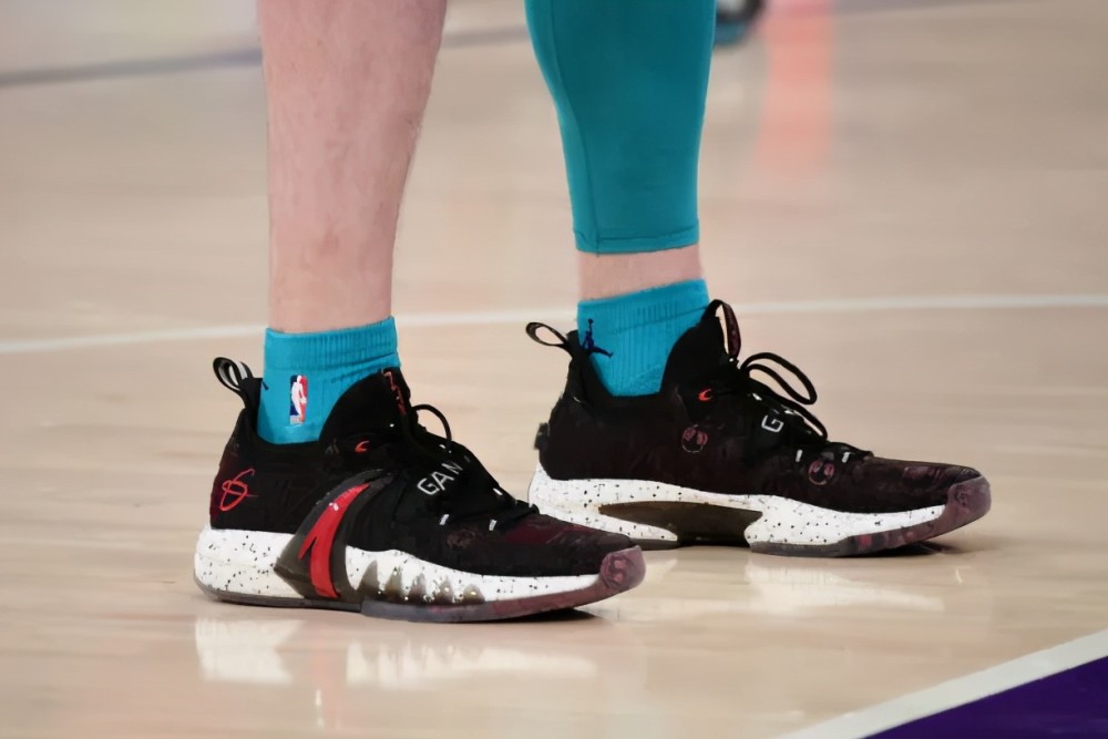 安踏海沃德七龙珠配色,海沃德3安踏