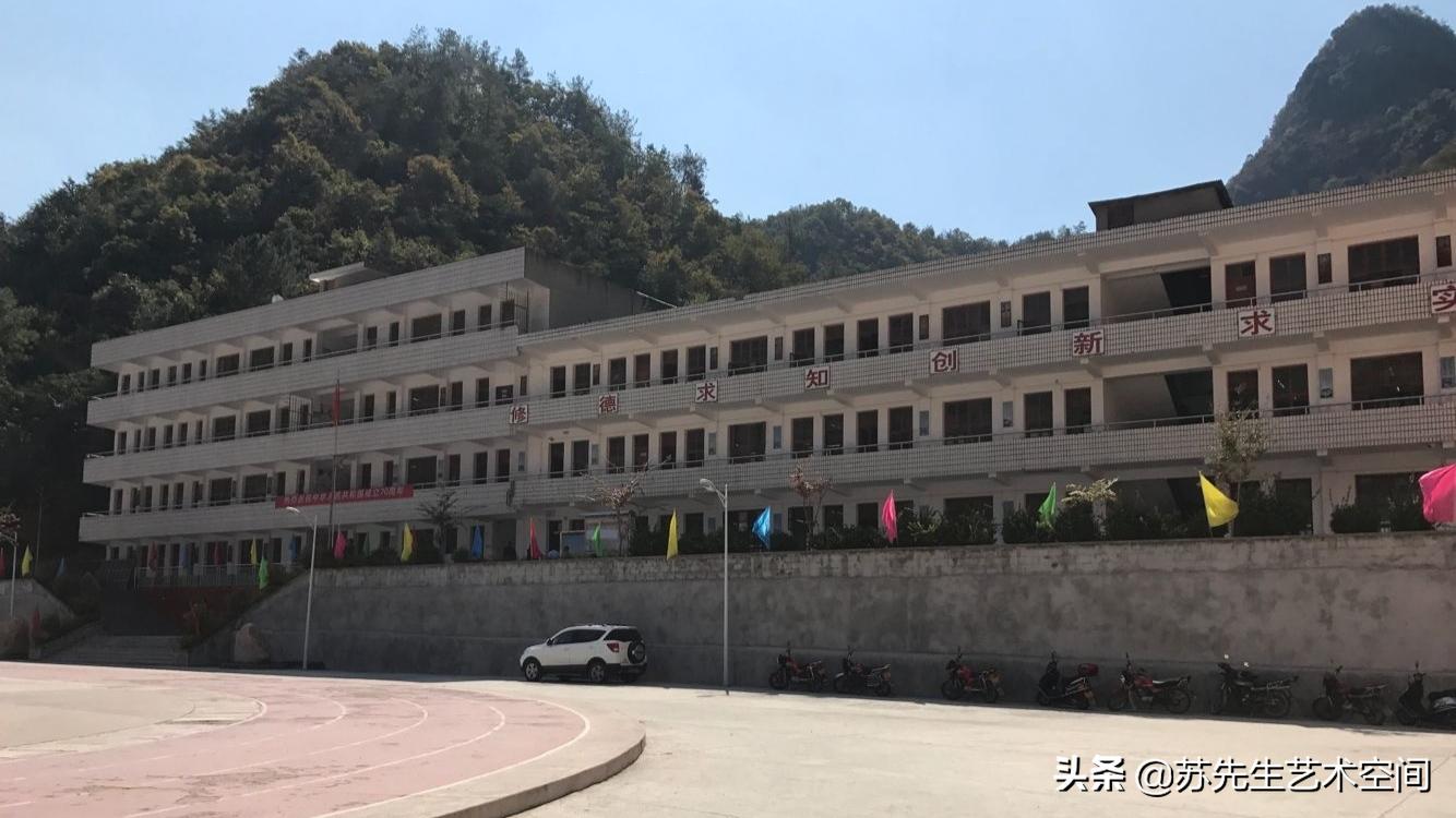 双十二艺术家走进乐园中学！网友感叹有一种情怀叫我们的母校