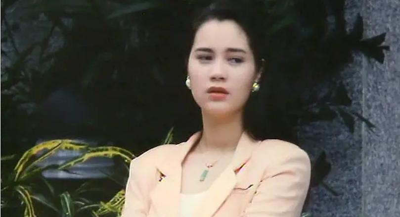 知名*星艳**因节食减肥住进ICU,给追求“骨感美”的女性,提了个醒