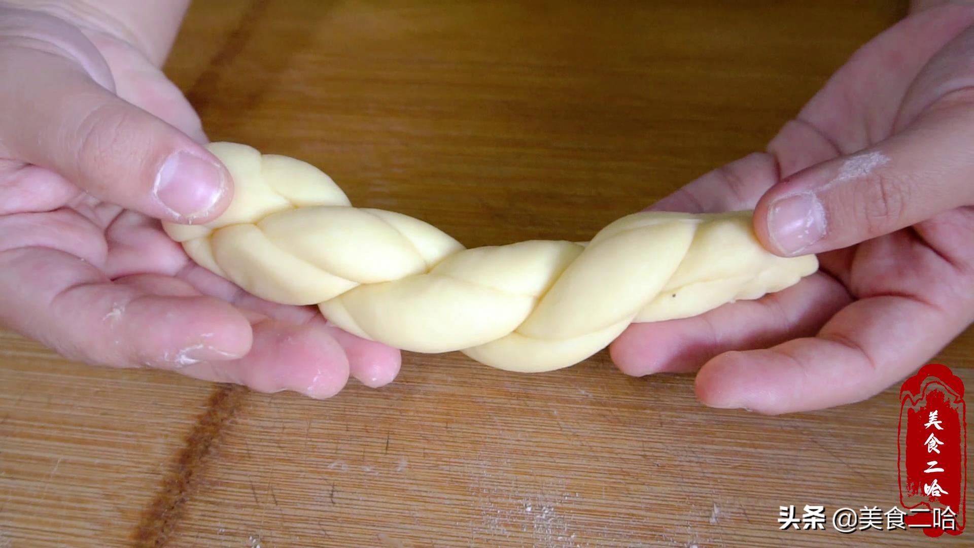 炸麻花的正确方法和技巧,炸麻花怎样和面麻花软乎