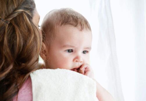 新生儿湿疹如何处理？婴儿宝宝如何预防湿疹？