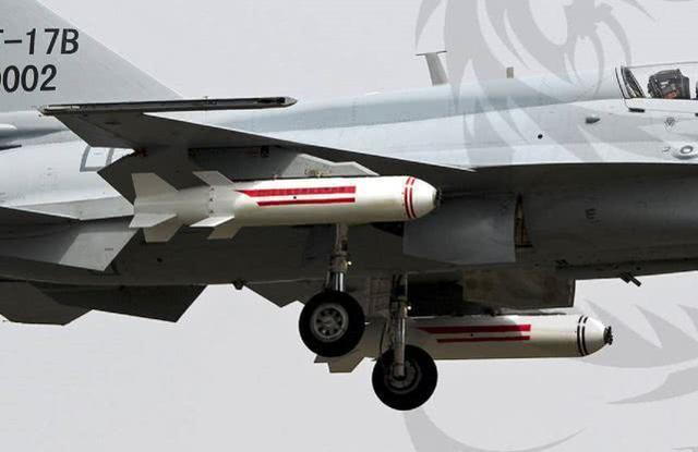 油槽车爆炸事件原因,油车爆炸的威力有多大