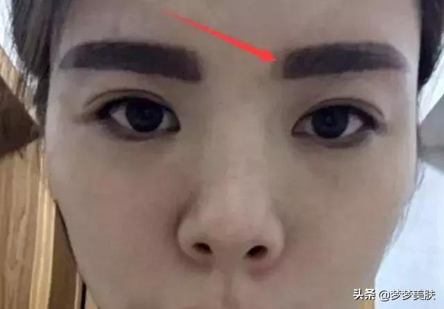 不仅丑还特别显老,男人看了都反感,化妆的女人注意了,别踩雷