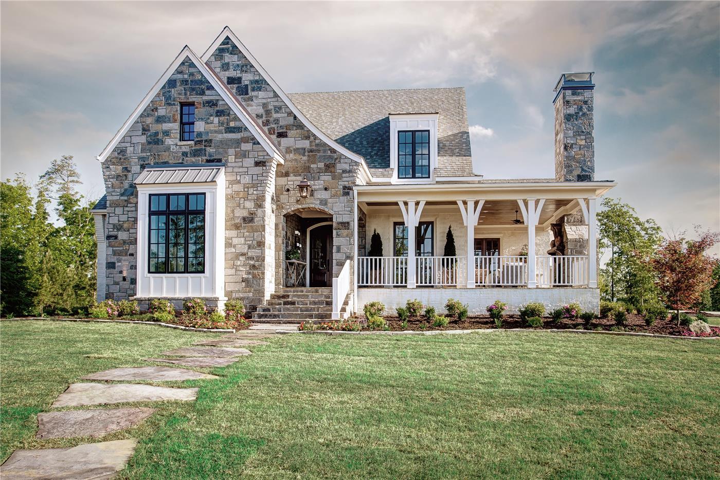 养老奇闻异事,老年人以房养老陷阱发生原因