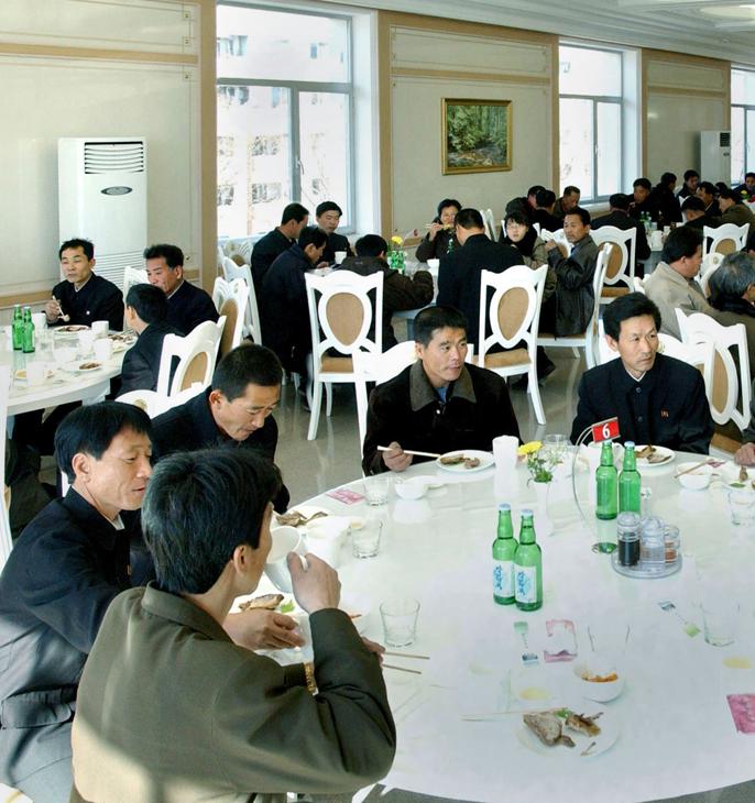 朝鲜富人喜欢吃的东西，普通人很难吃得起