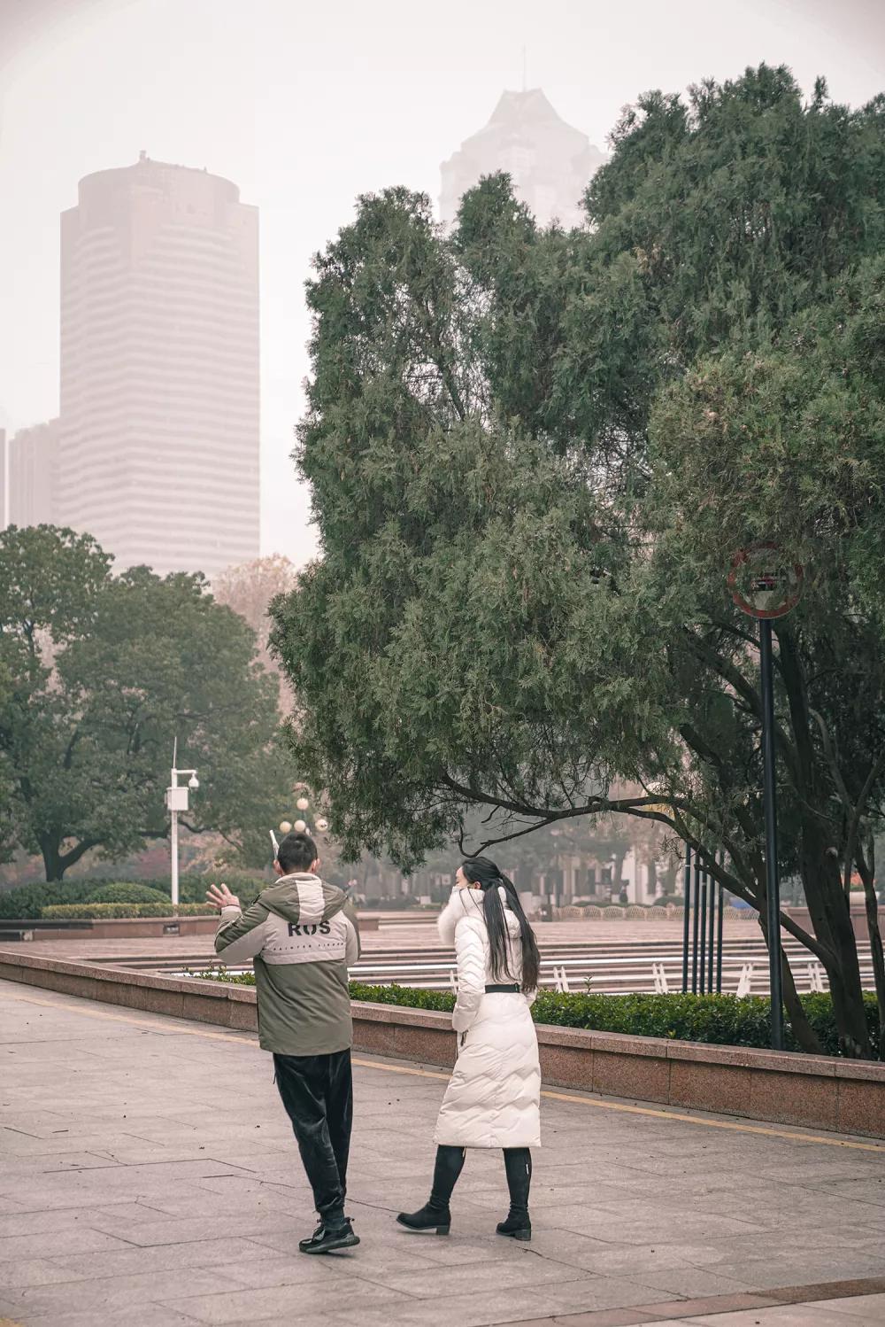 父母约会时，玩得比你野多了