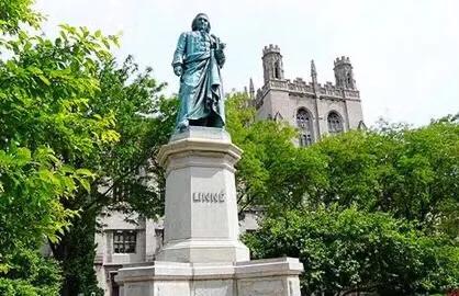 中国的芝加哥学派,芝加哥学派和凯恩斯学派