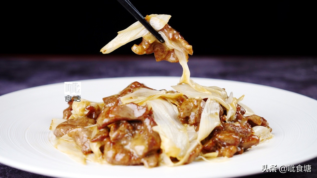 羊肉不腌烤几分钟,湘菜羊肉怎么炒才会更嫩爆炒羊肉