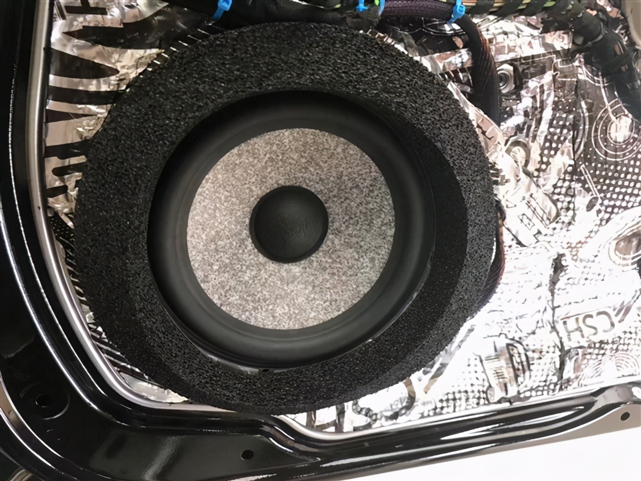 奔驰glk300改声浪,奔驰glc音响改装劲浪适配器