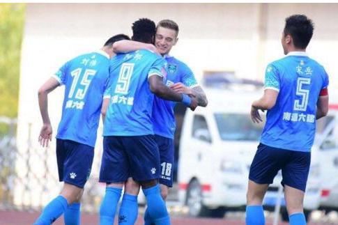 中国足球之足球失误爆笑名场面,中国足球再现奇葩一幕