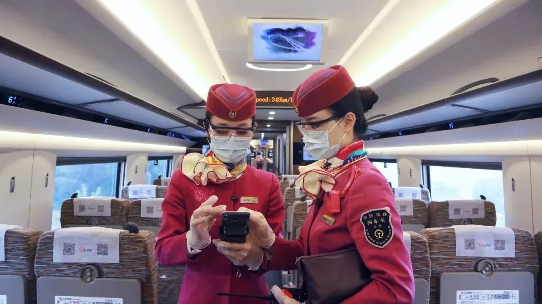 列车长一般在列车哪里,列车长属于什么段