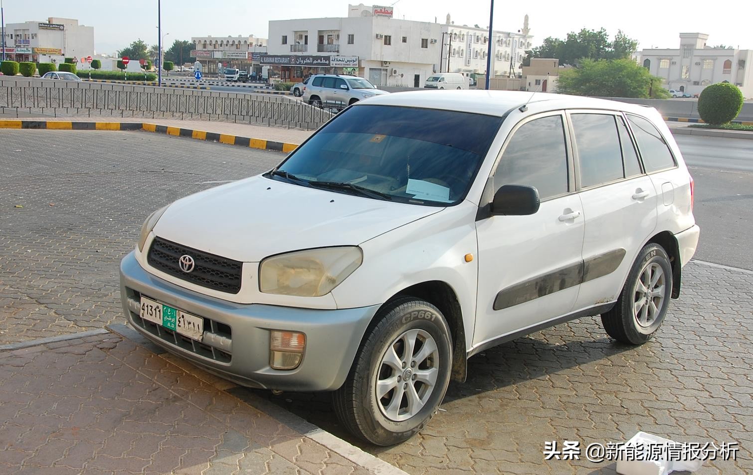 闃挎浖鏃ヨ,闃挎浖琛楀ご闅忔媿