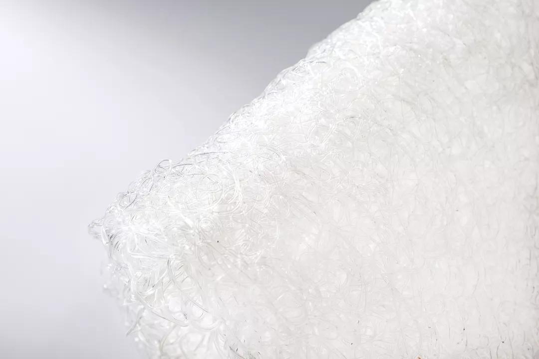 日本发明变态坐垫！让屁股坐在“空气”上，透气、8小时坐不累