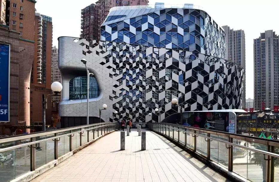 购物中心吸引人的特色,最有特色的购物中心大厅