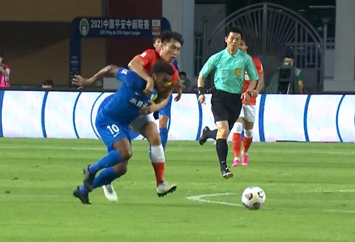 中超裁判郑智近况,郑智中超争议判罚