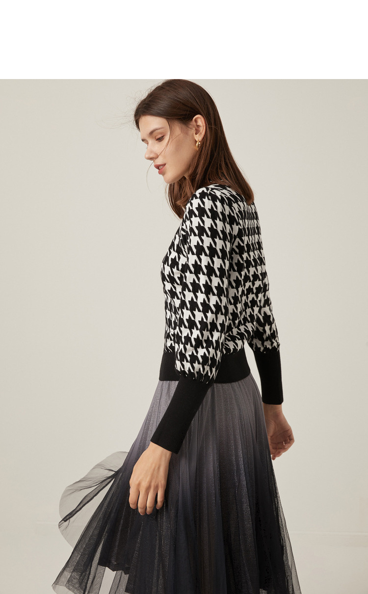 显瘦初秋打底衫上衣女高级感,时尚潮款女打底衫秋冬