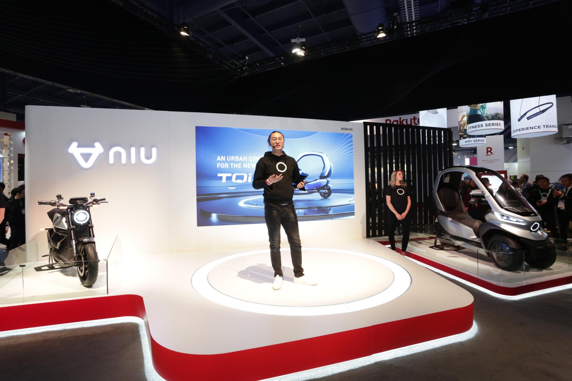 小牛电动车入门级电轻摩,新款小牛智能自动驾驶电动车