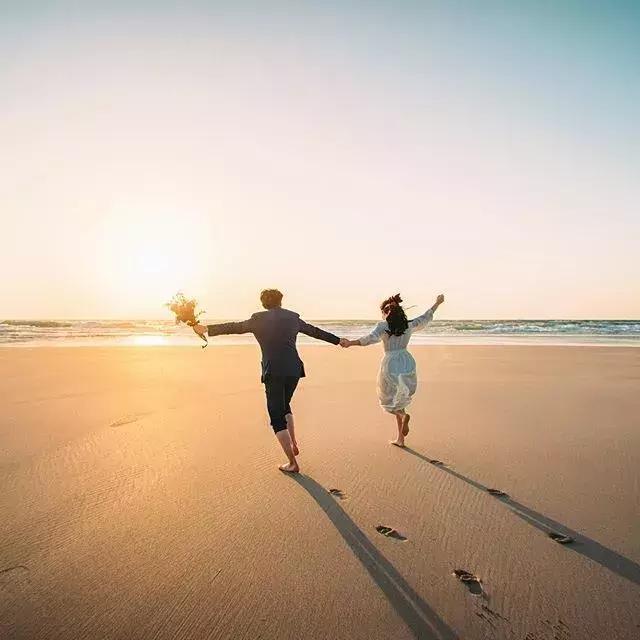 不拘泥形式的婚纱照,婚纱照小众风格这样拍也好看