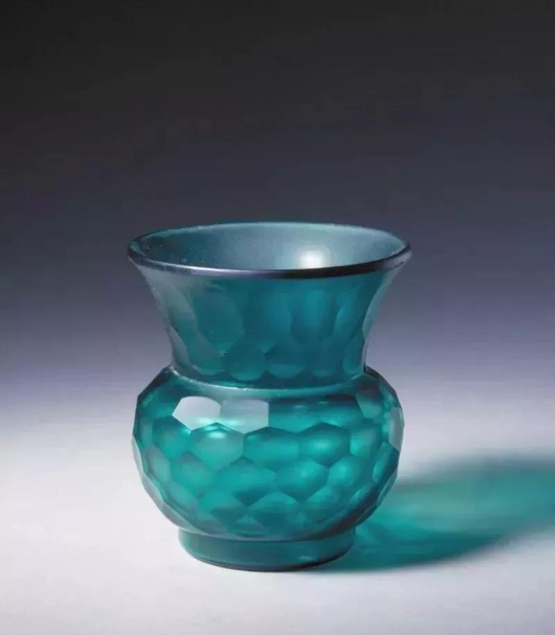 痰盂上国外拍卖会,一只痰盂上了外国拍卖会