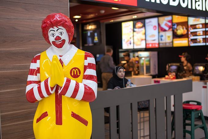 肯德基麦当劳真的是垃圾食品吗,肯德基和麦当劳哪个成立时间早