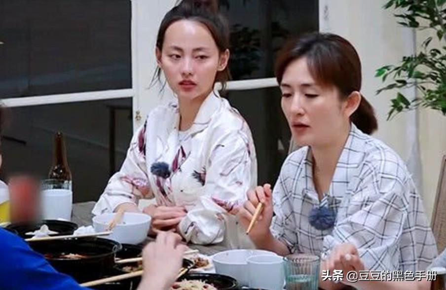 脑门大发际线高的女明星,大脸大脑门秃头女生适合的发型