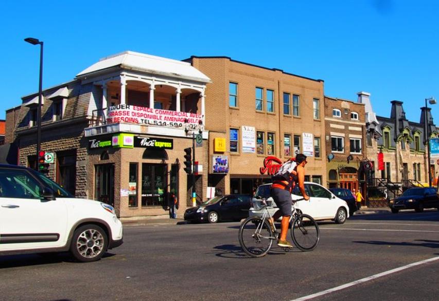 加拿大一座法语城市，来到这里感觉像到了法国，有“小巴黎”之称