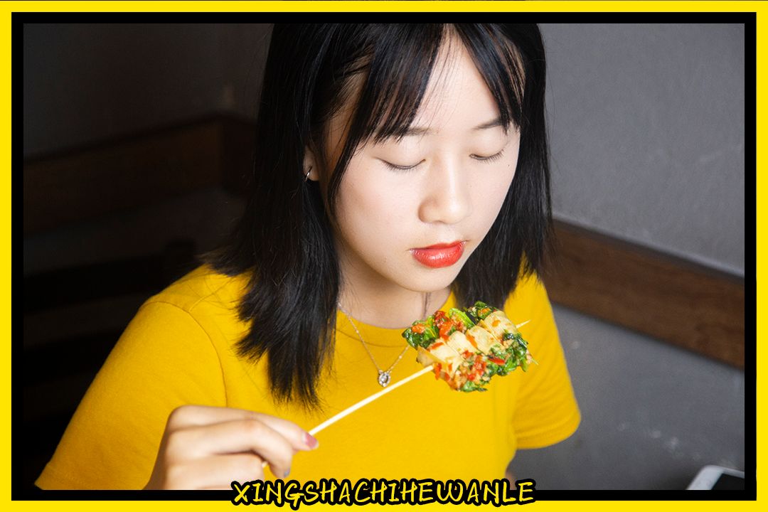 人生一串,烟火江湖!这家铁板烧烤店用串串翻起儿时回忆