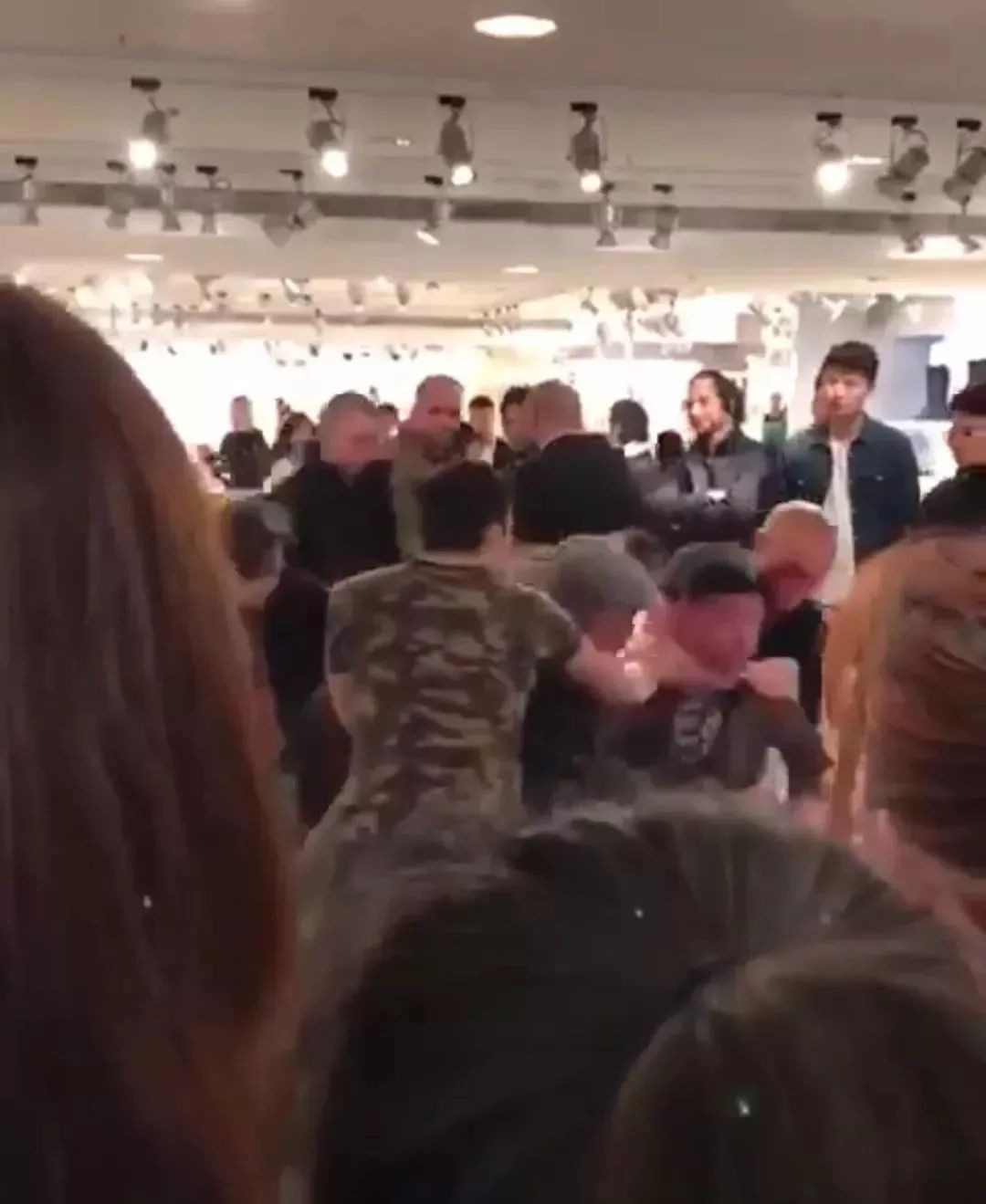 曾经辱华的品牌事件,各品牌辱华具体行为