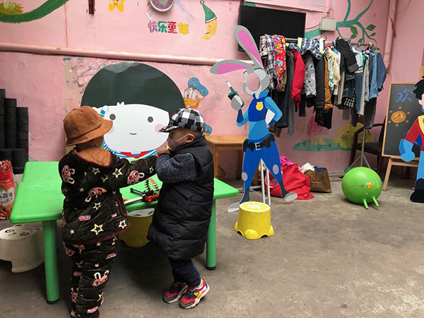 寄居“中途宿舍”：守着儿童血液科的家长们