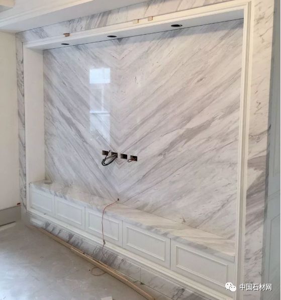 真是浪费，100多万的爵士白大理石装成这样，还好我不是业主