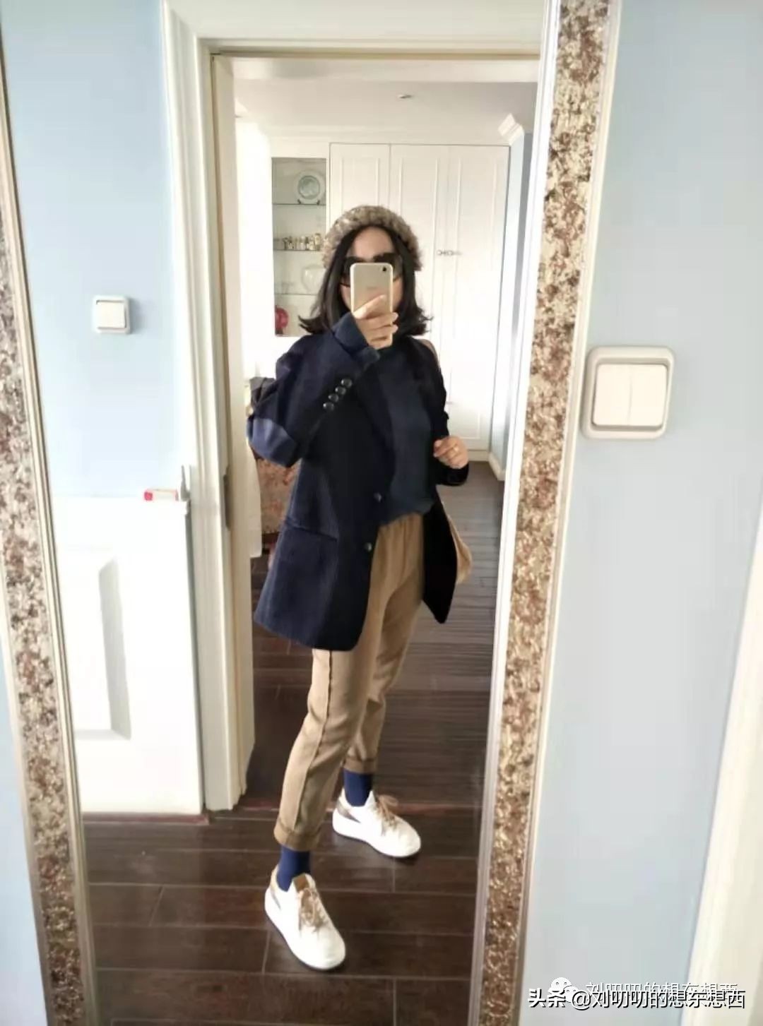 带帽子绿羊绒衫搭配什么外套,休闲装搭配冬款