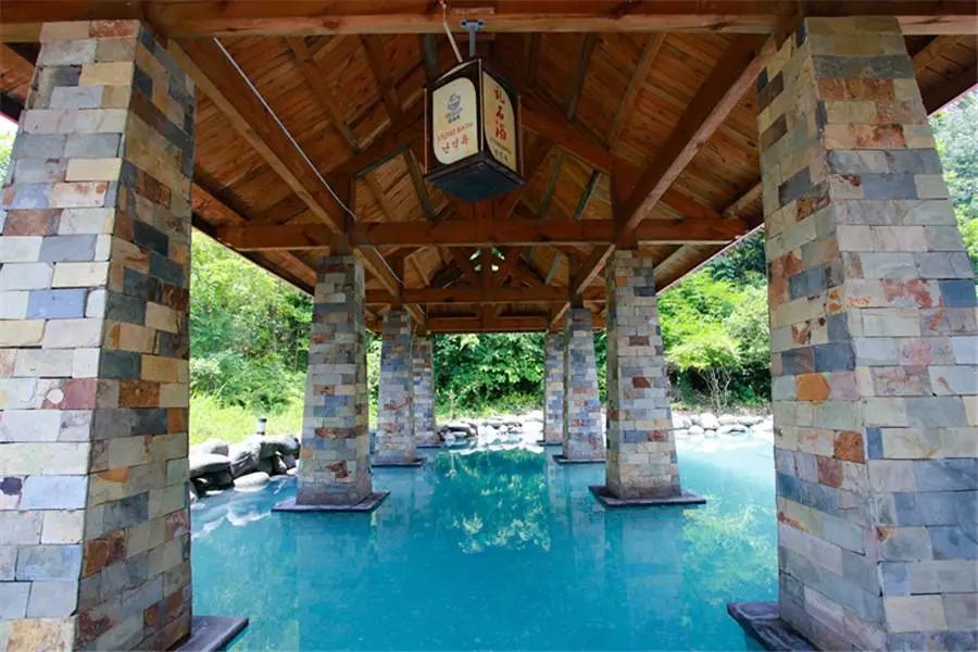 重庆适合冬天泡温泉的地方,重庆冬天泡温泉旅游攻略