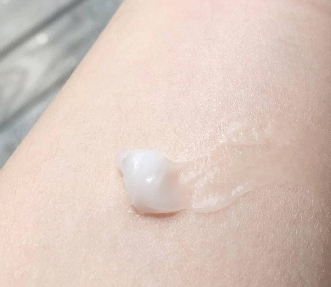 雅顿抗皱霜好还是olay超红瓶好,雅顿淡化细纹面霜