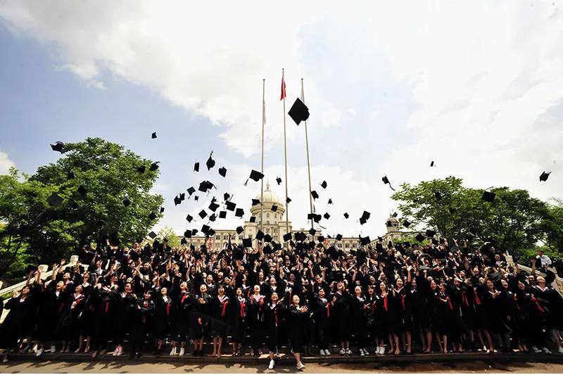 民办云师大商学院,云师大商学院的全称是