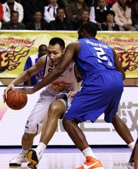 篮球阻挡犯规案例讲解,篮球教学阻挡犯规什么意思